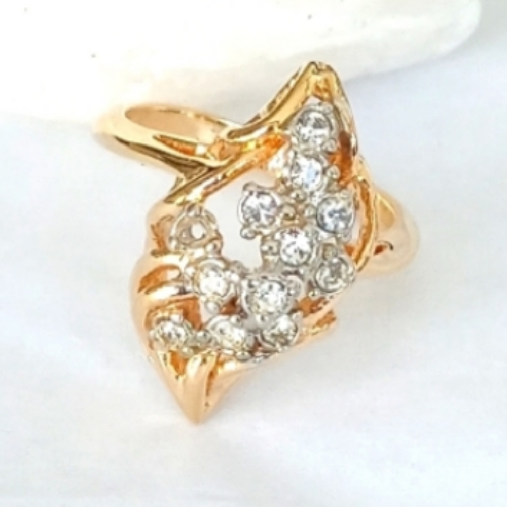 18k CZ Cluster Ring 5.75